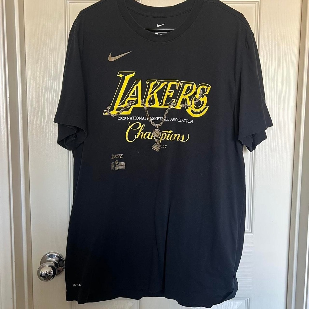 Lakers tshirt